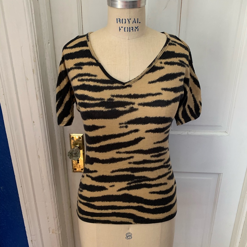 Open Shoulder Tiger Stripe Top